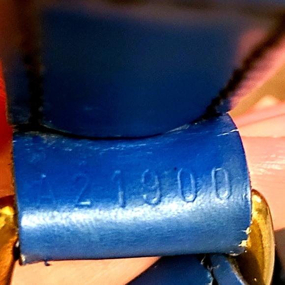 Louis Vuitton Epi Noe Gm - Picture 9 of 16